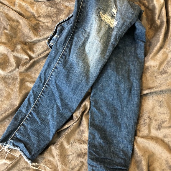 ON HOLD Lightly distressed jeans - Picture 4 of 8